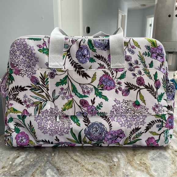 New VERA BRADLEY LIGHTEN UP LARGE TRAVEL DUFFEL, LAVENDER BOTANICAL - Picture 14 of 14